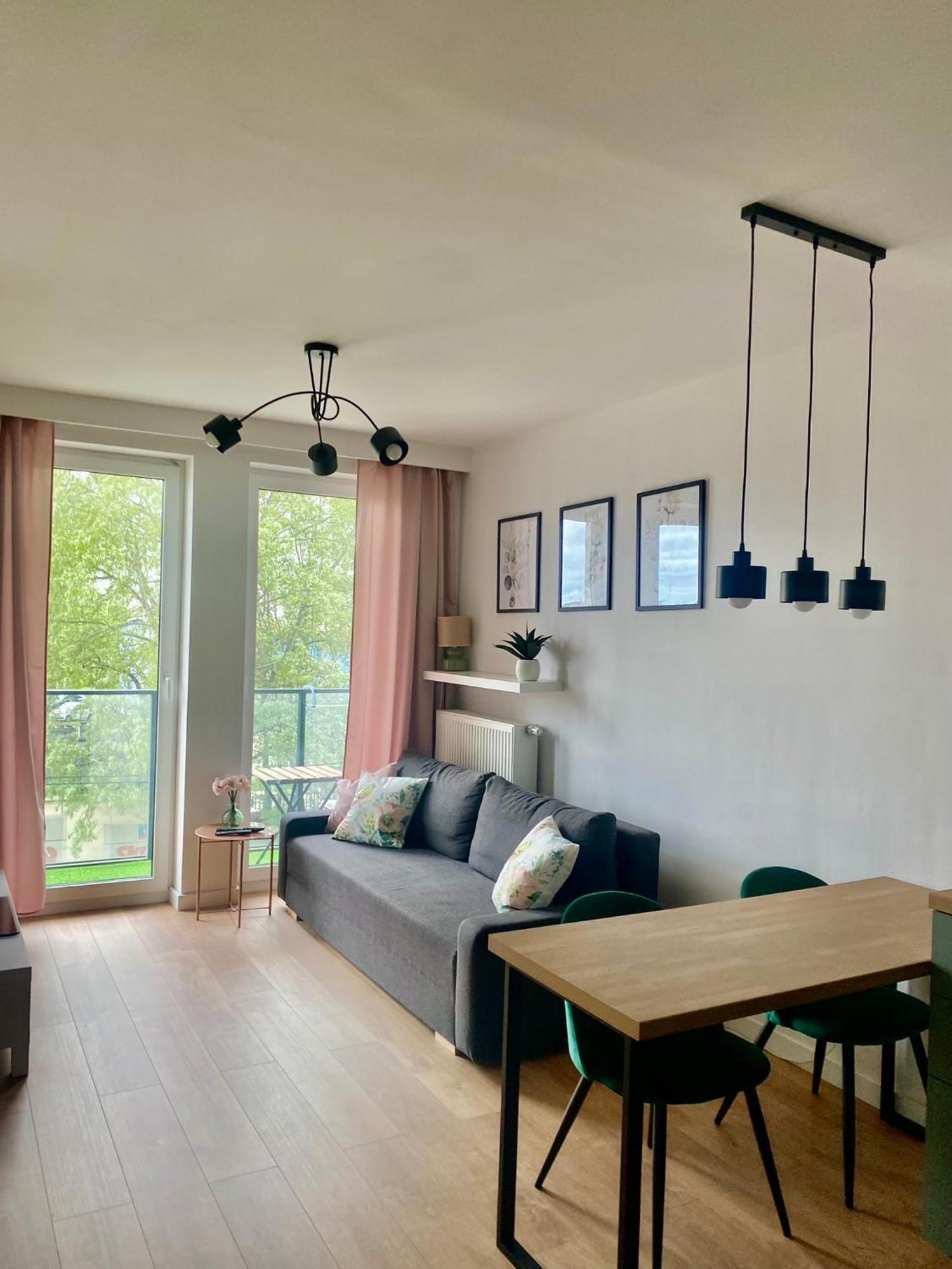 Airport Green Apartment Kl21 - Air Condition & Free Parking Warsaw Luaran gambar
